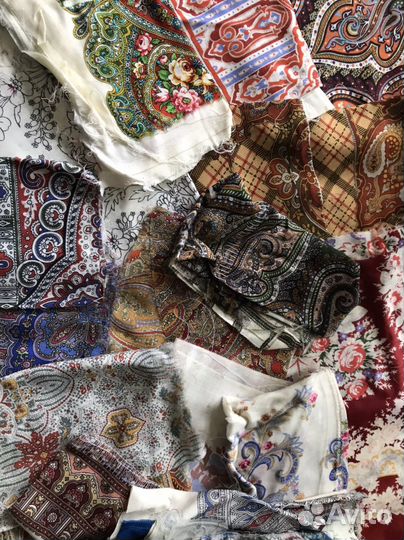 На доставке Отрезы павловопосадских платков