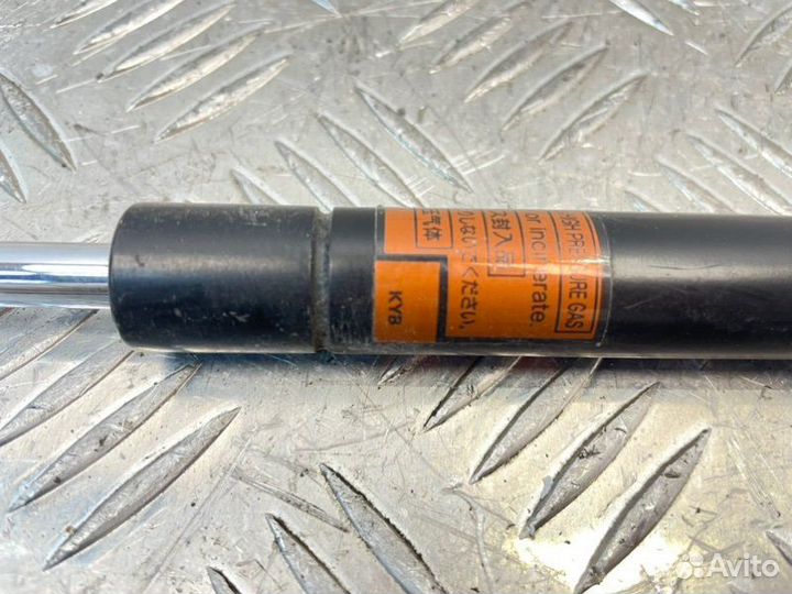 Упор капота Lexus Lx-570 2013