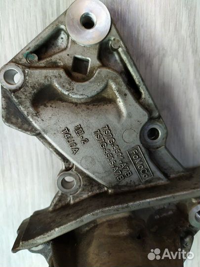 Продаю оригинальную помпу форд фокус 3