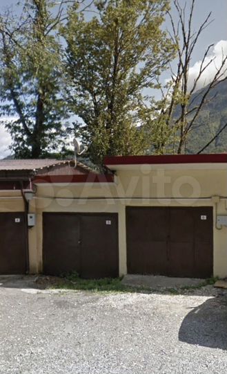 Гараж, > 30 м²