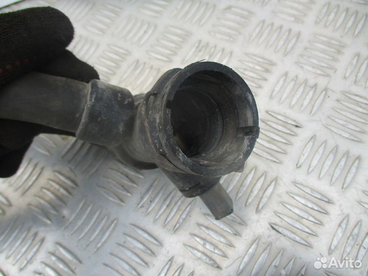 Патрубок радиатора нижний Audi A4 B6 2.0 ALT