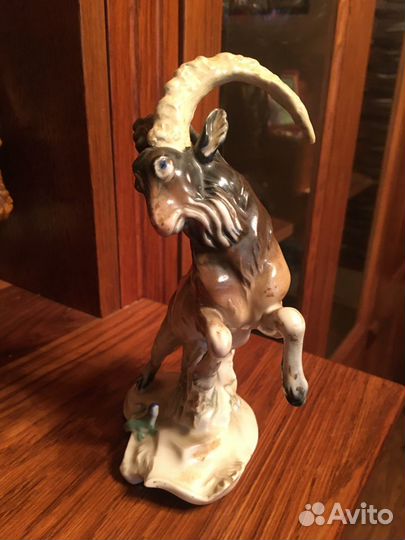 Статуэтка горного козла