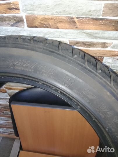 Michelin Pilot Primacy 235/45 R17