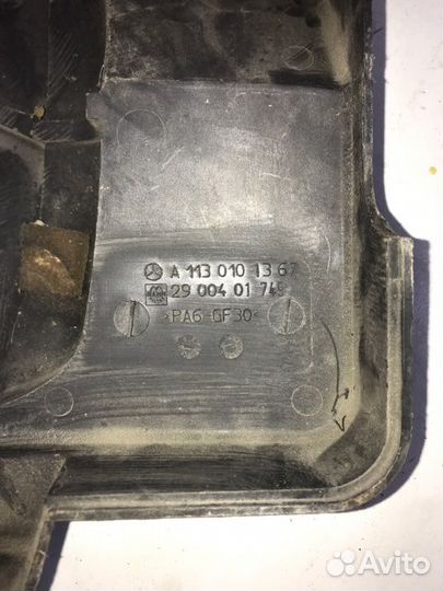 Декоративная крышка двигателя Mercedes-Benz