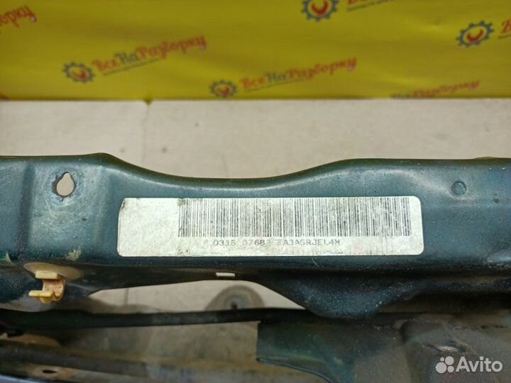 Рамка радиатора Mitsubishi Galant De седан 4G64