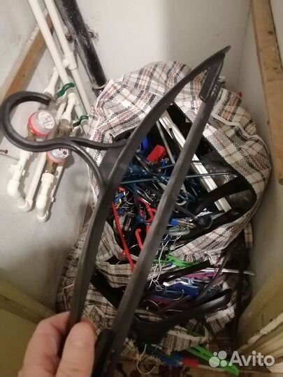 Вешалки женские и мужские, есть детские