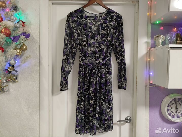 Платье с разрезом