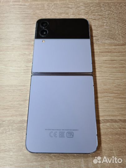 Samsung Galaxy Z Flip4, 8/128 ГБ