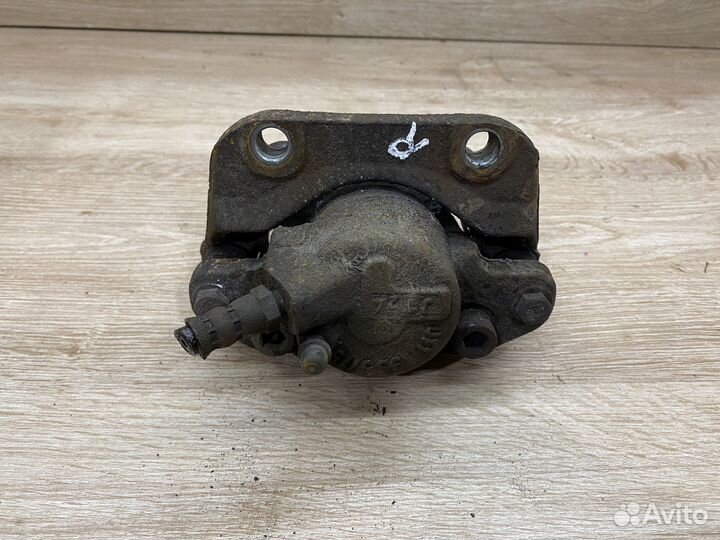 Суппорт передний правый Renault Logan 1 S187