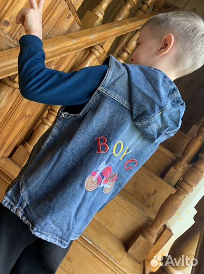 Джинсовая жилетка для мальчика