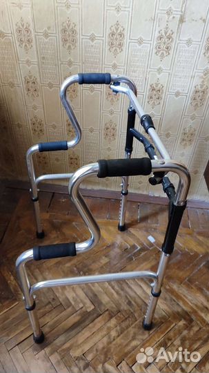Ходунки для стариков и больных людей