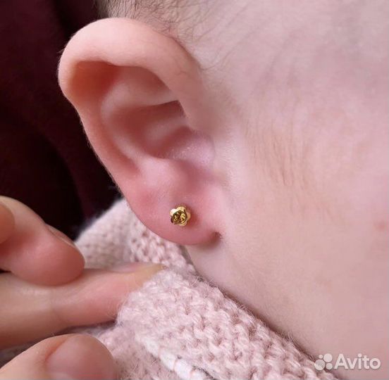 Прокол ушей, носа, брови, пупка