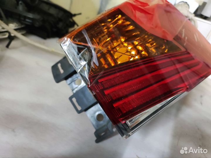 Фонари Lexus is 300