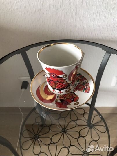 Чашки с блюдцами