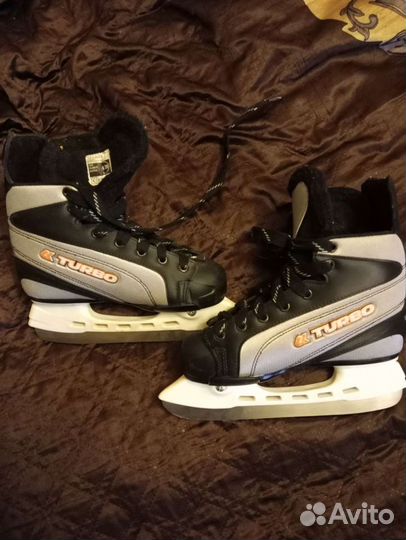 Коньки хоккейные