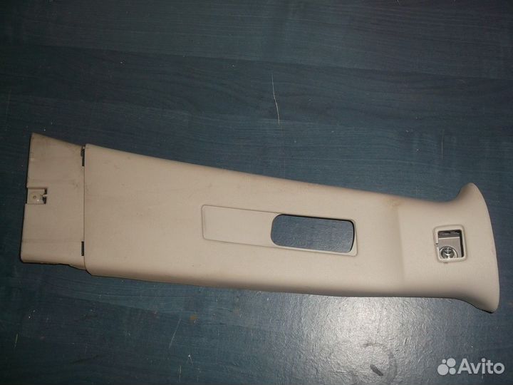 Обшивка стойки центральная верхняя правая