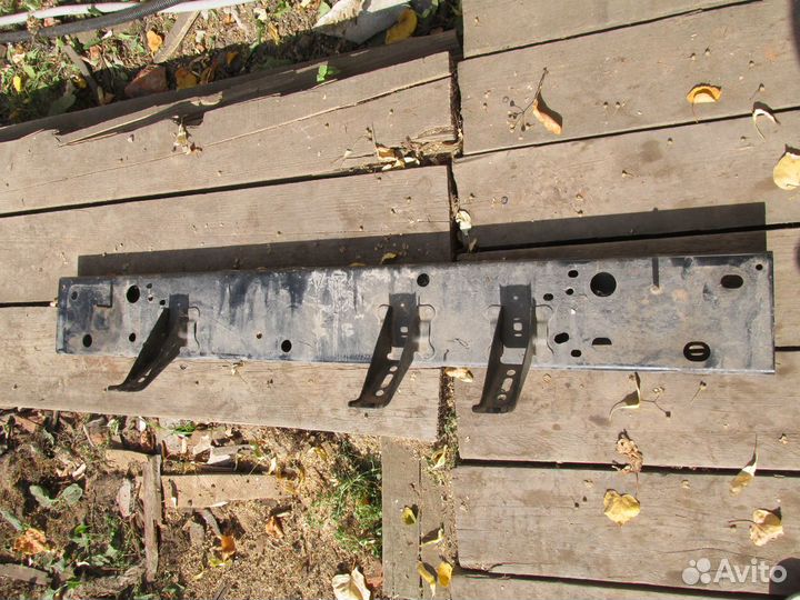 Toyota Fortuner. Hi LUX 2015 Усилитель перед.бампе