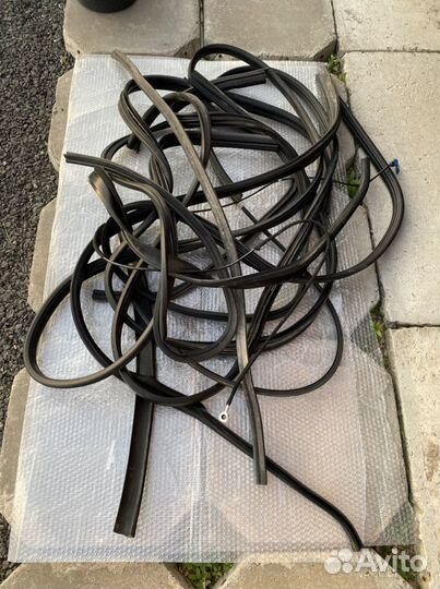 Уплотнители дверей Renault Logan