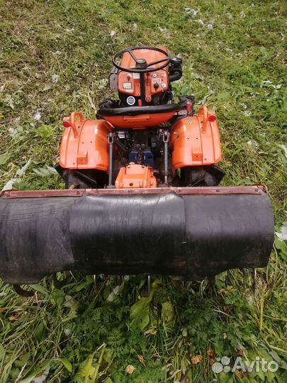 Мини-трактор Kubota B7000, 1990