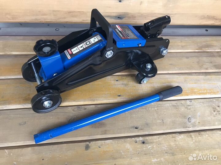 Домкрат подкатной гидравлический новый