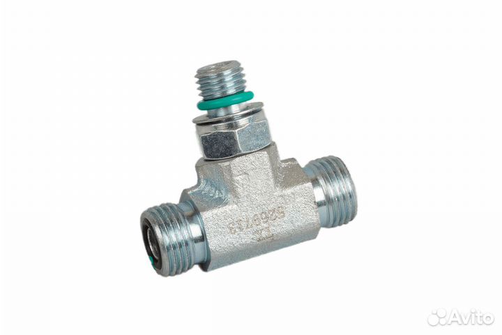 Штуцер трубки подачи масла к турбине Cummins 3.8