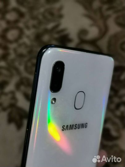 Телефон samsung a40