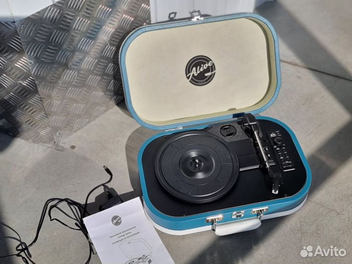 Проигрыватель виниловых пластинок Alive