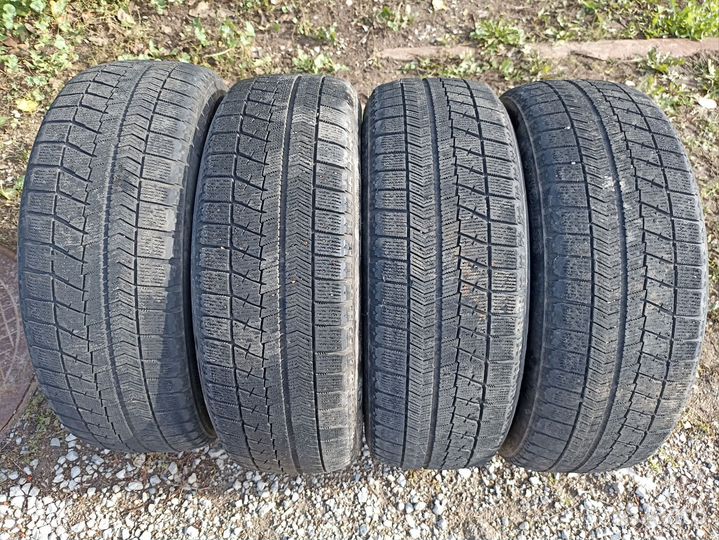 Bridgestone Blizzak DM-V1 6.00/12.5 R15 84