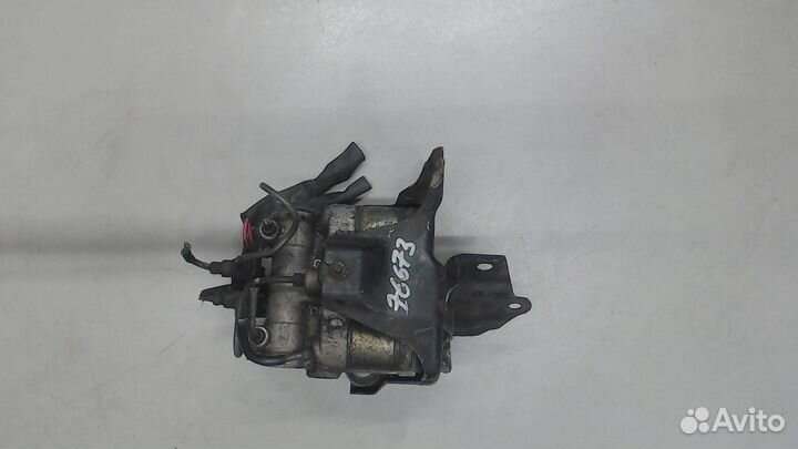 Распределитель тормозной силы Lexus LS400 UCF10, 1