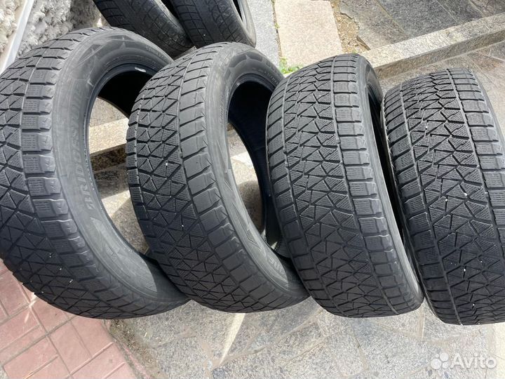 Bridgestone Blizzak DM-V2 235/55 R19 105T