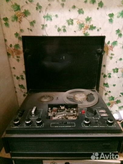 Катушечный магнитофон Маяк 205