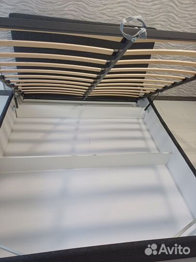 Кровать двухспальная с матрасом бу 160 200