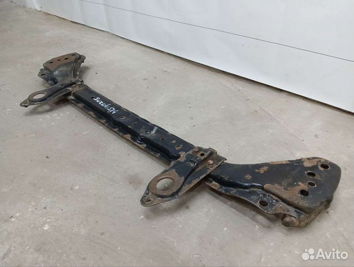 Нижняя планка радиатора Suzuki SX4