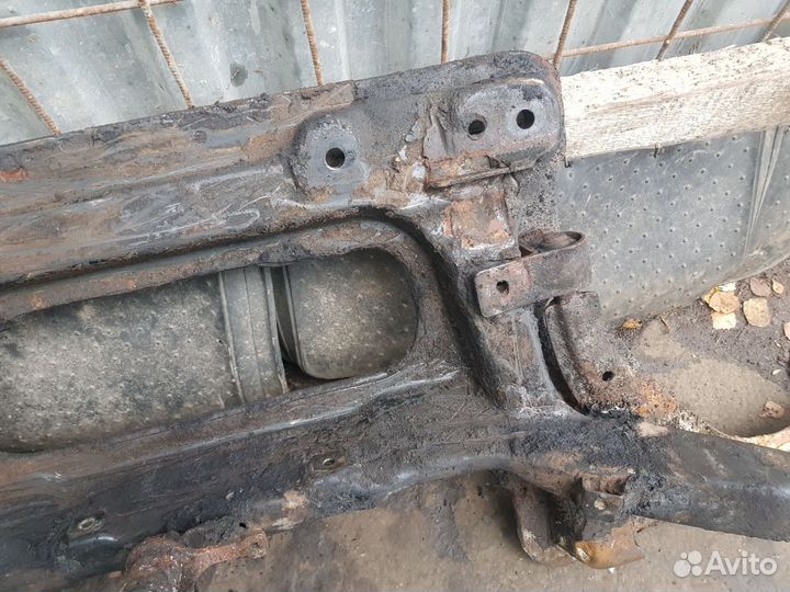 Подрамник передний Citroen Berlingo M49