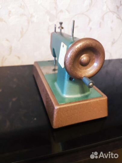 Швейная машина Чайка 2