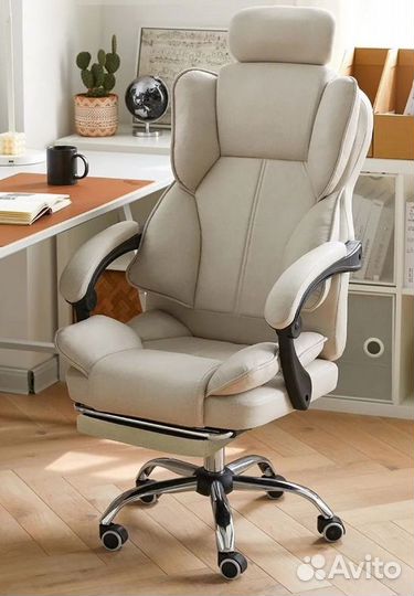 Компьютерное офисное кресло руководителя