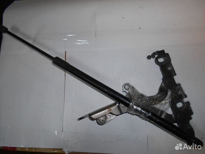 Петля багажника левая W212 A2048800128