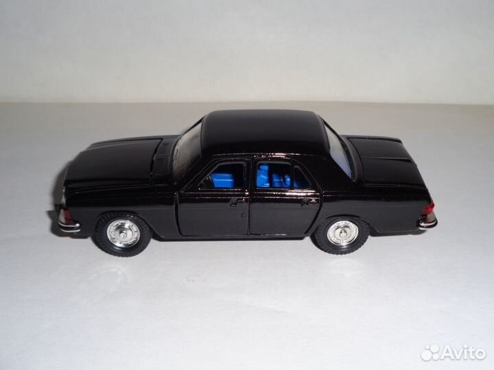 Газ-3102 Волга чёрная модель автомобиля 1:43