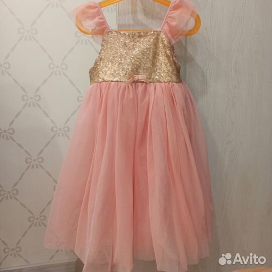 Новое нарядное платье Акула, р. 98