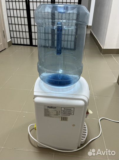 Кулер для нагрева бутилированной воды