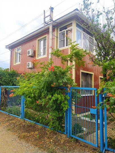 Дом 163,9 м² на участке 12 сот.