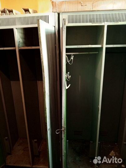 Шкафы для раздевалок бу