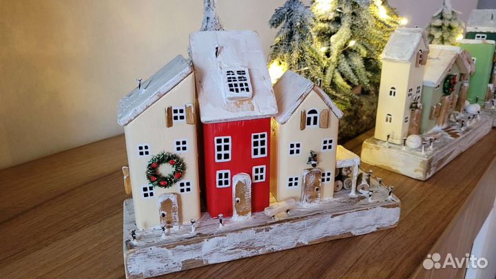 Деревянные интерьерные домики