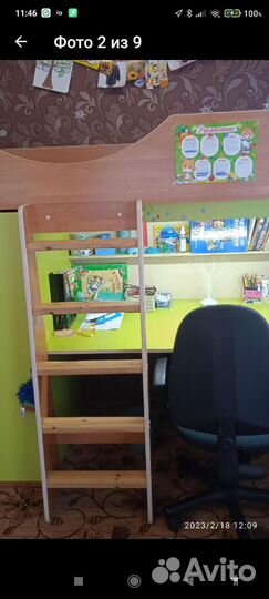 Детская кровать чердак со столом и шкафом