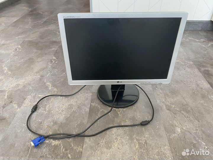 Монитор LG W1942S