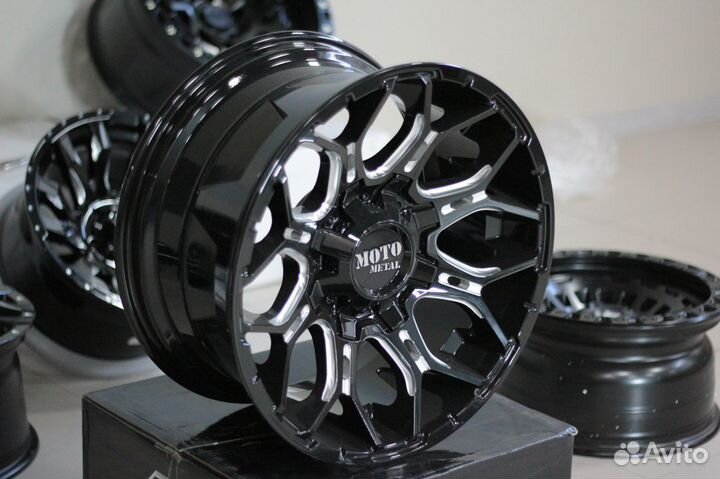 Диски оригинал R20 Moto Metal на Jeep Wrangler