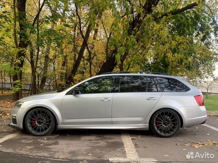 Накладки на пороги Skoda Octavia A7 R-Style