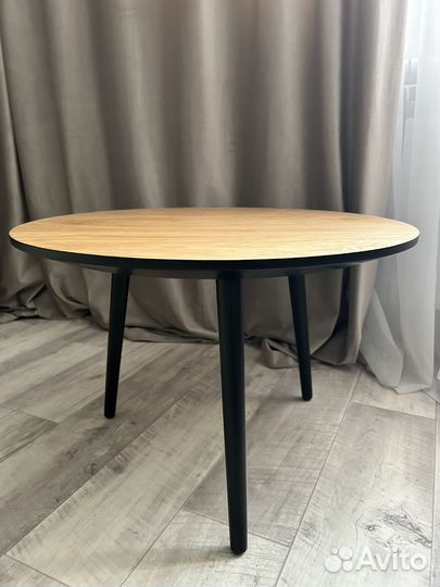 Дизайнерский журнальный столик