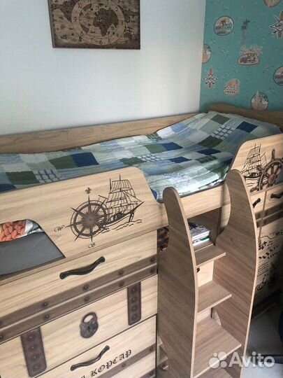 Продается комплект мебели в отличном состоянии