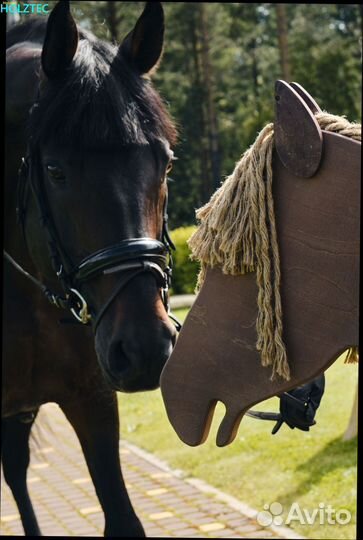 Деревянная лошадка ребенку 9 лет